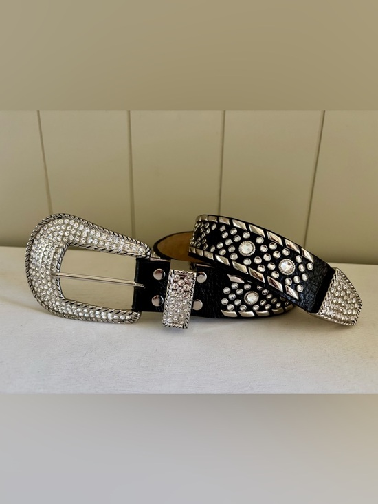 Vintage Y2K Black Genuine Leather Rhinestone Studded Belt Women’s S (30) Boho